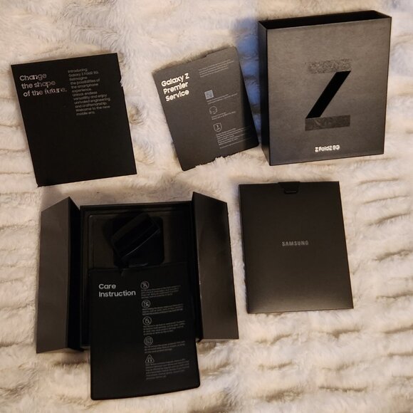 Samsung Galaxy Z Fold 2 5G Black Empty Phone BOX (no phone) + All Inserts - Picture 1 of 11